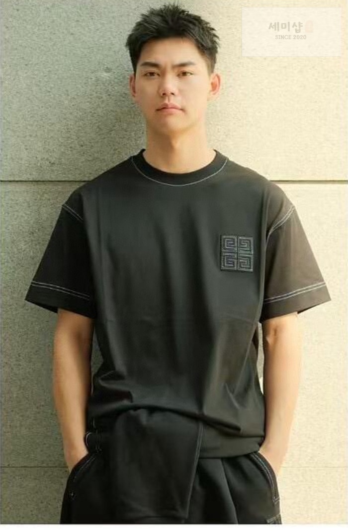 Givenchy 지방시 4G 모티프 반팔 티셔츠 의류 3번 이미지