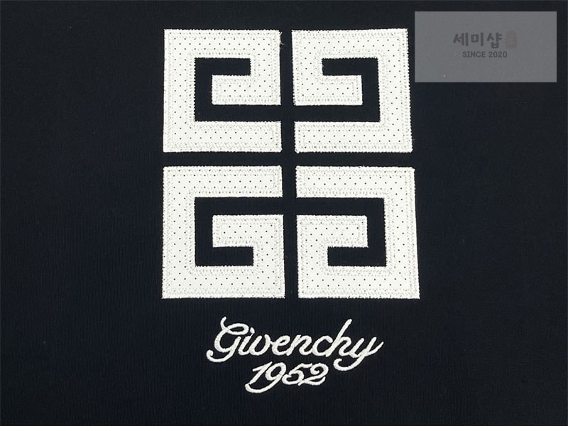 Givenchy 지방시 4G 모티프 코튼 반팔 티셔츠 의류 13번 이미지