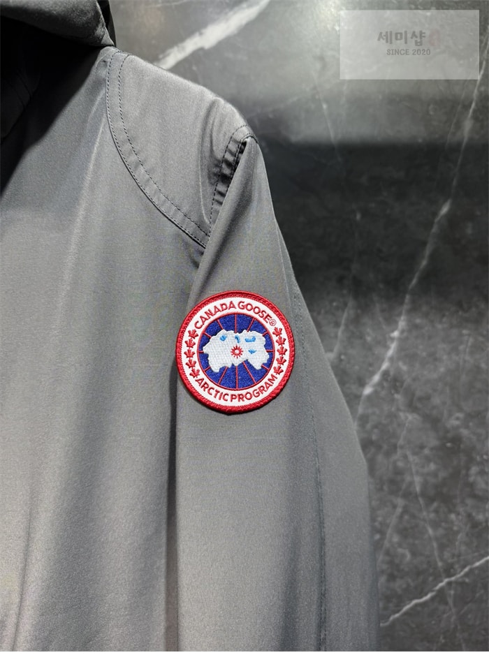 Canada Goose 캐나다구스 로크포트 Lockeport 다운 자켓 의류 4번 이미지