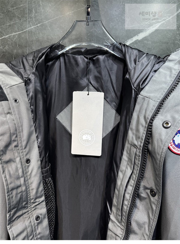 Canada Goose 캐나다구스 로크포트 Lockeport 다운 자켓 의류 10번 이미지
