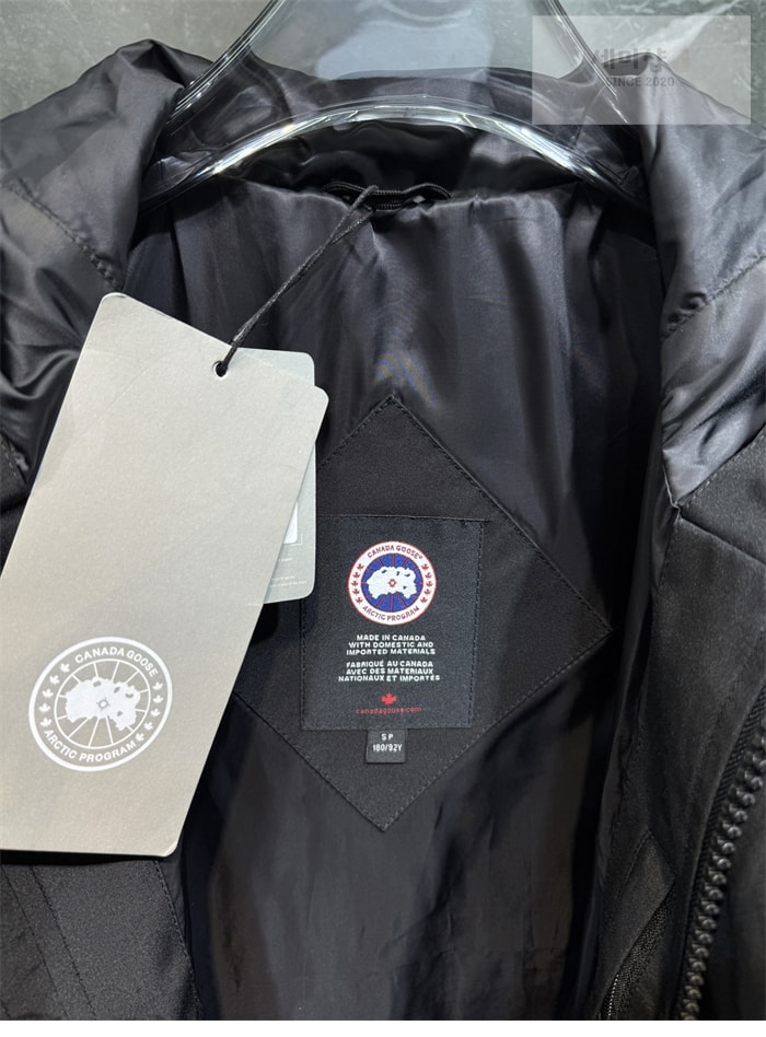 Canada Goose 캐나다구스 로크포트 Lockeport 다운 자켓 의류 15번 이미지