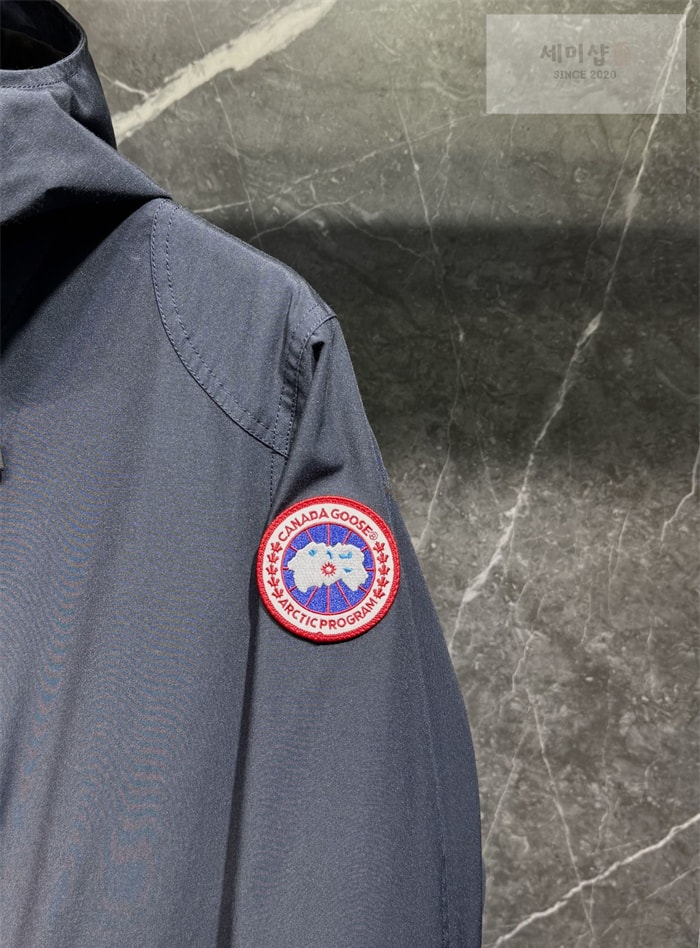 Canada Goose 캐나다구스 로크포트 Lockeport 다운 자켓 의류 23번 이미지