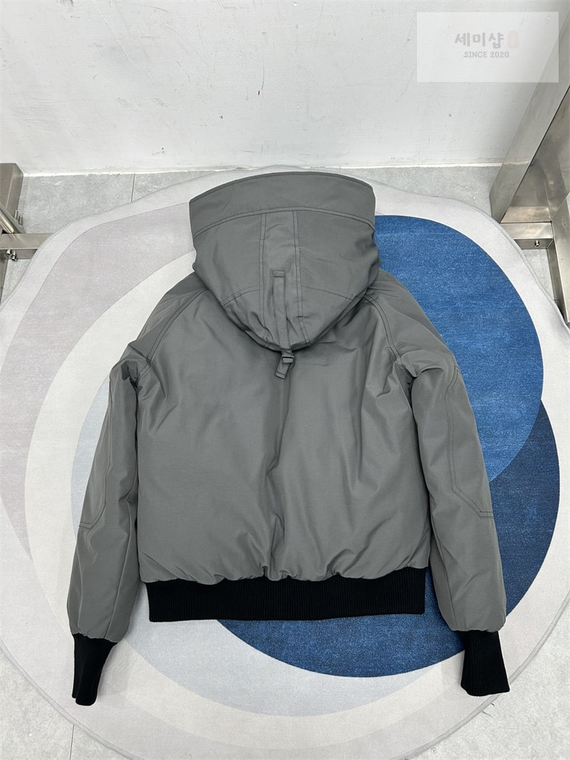 Canada Goose 캐나다구스 Chilliwack 칠리왁 봄버 헤리티지 다운 자켓 블랙 의류 8번 이미지