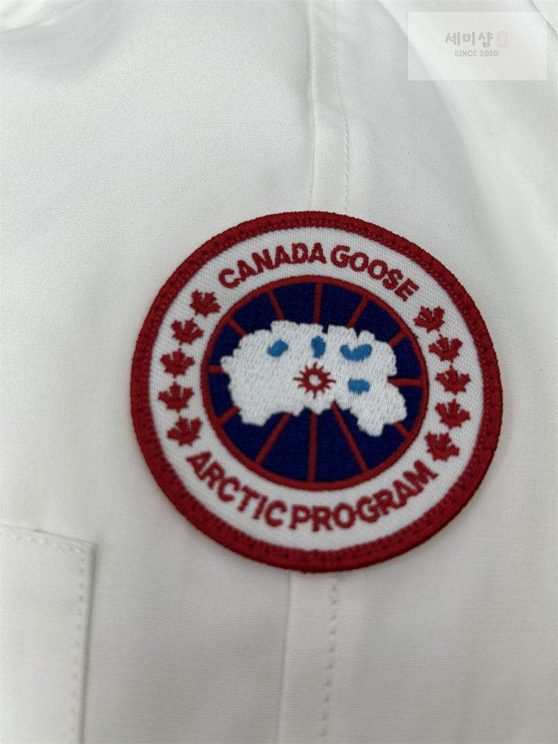Canada Goose 캐나다구스 Chilliwack 칠리왁 봄버 헤리티지 다운 자켓 블랙 의류 12번 이미지