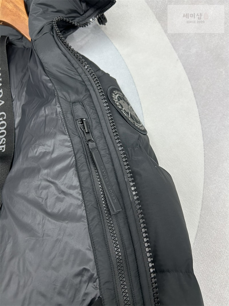 Canada Goose 캐나다구스 Crofton 크로프톤 푸퍼 자켓 블루 의류 16번 이미지