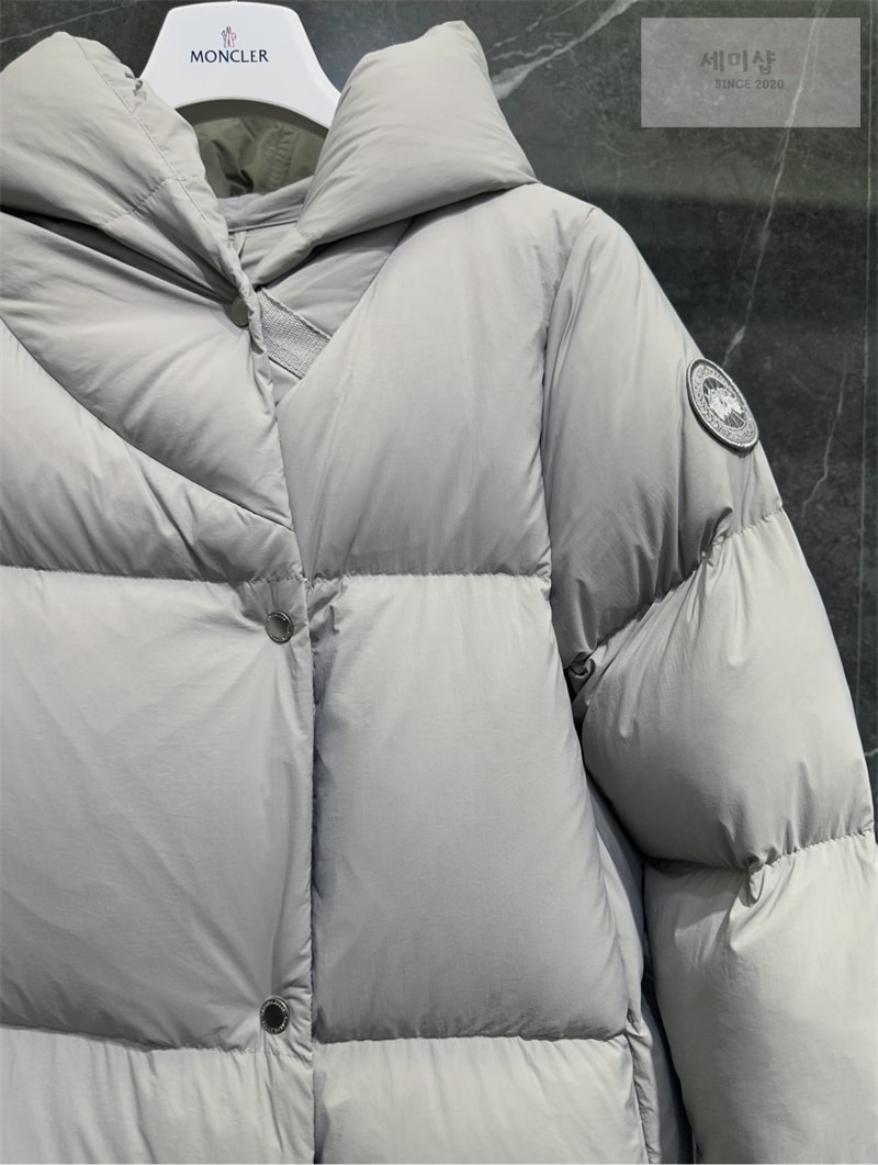 Canada Goose 캐나다구스 Rhoda 로다 숏 다운 패딩 자켓 연그레이 의류 19번 이미지