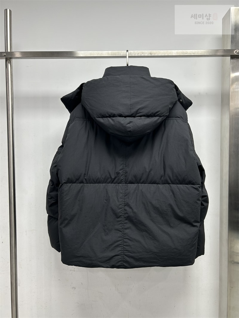 Canada Goose 캐나다구스 Umba 움바 다운 패딩 자켓 블랙 의류 2번 이미지