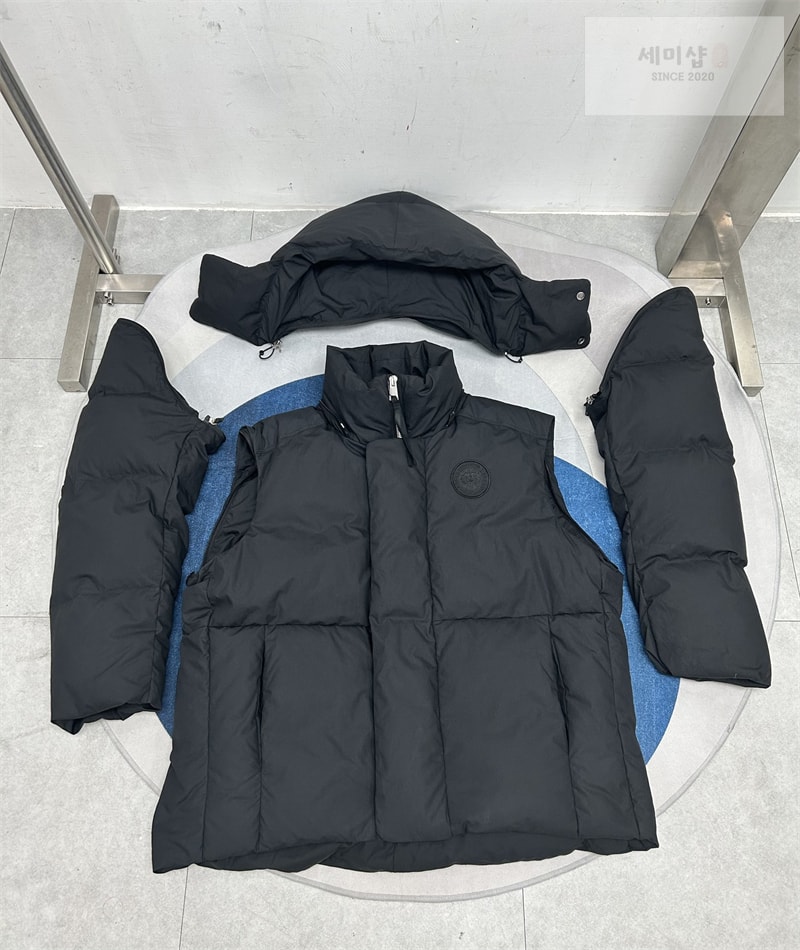 Canada Goose 캐나다구스 Umba 움바 다운 패딩 자켓 블랙 의류 4번 이미지