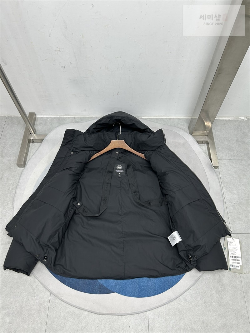 Canada Goose 캐나다구스 Umba 움바 다운 패딩 자켓 블랙 의류 18번 이미지