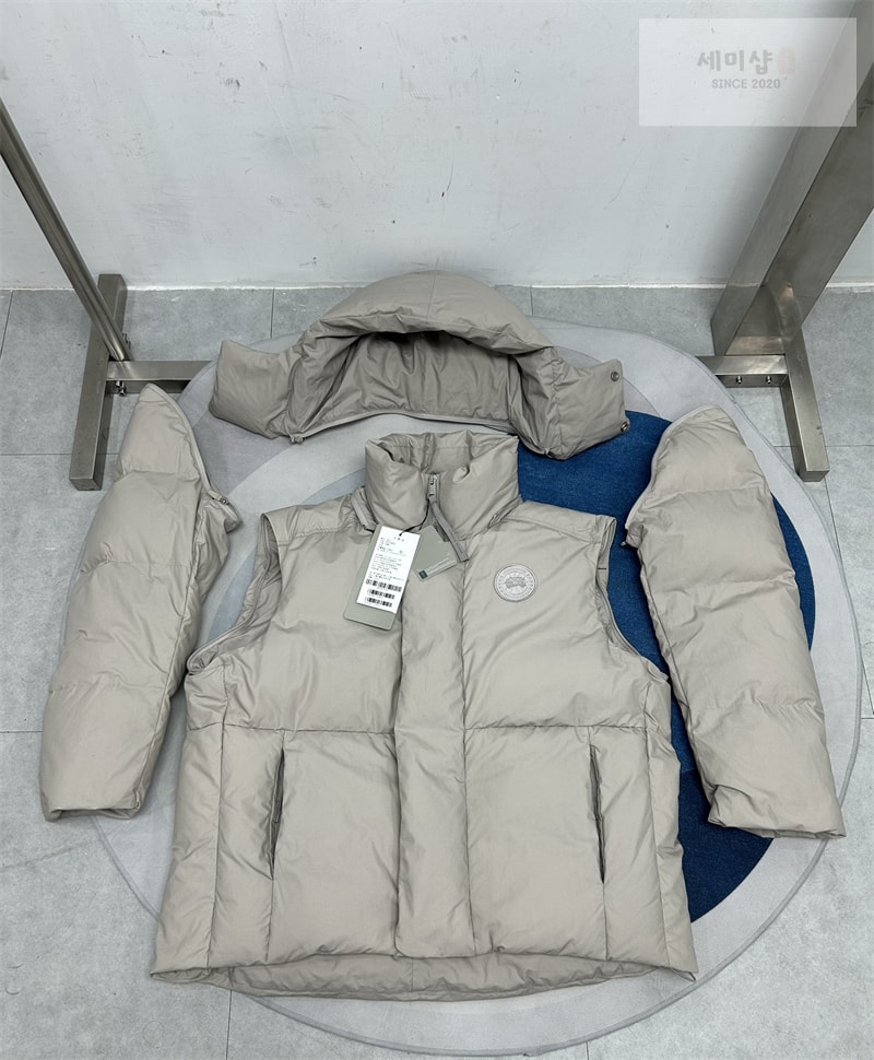 Canada Goose 캐나다구스 Umba 움바 다운 패딩 자켓 블랙 의류 10번 이미지