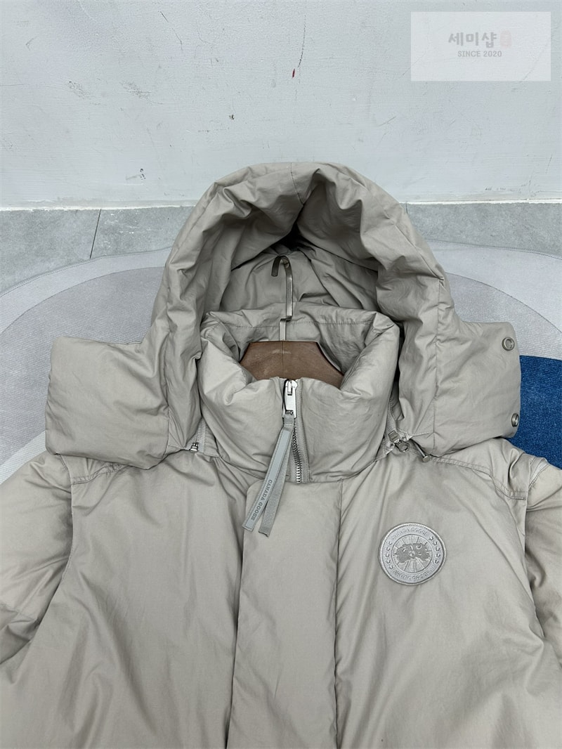 Canada Goose 캐나다구스 Umba 움바 다운 패딩 자켓 블랙 의류 22번 이미지