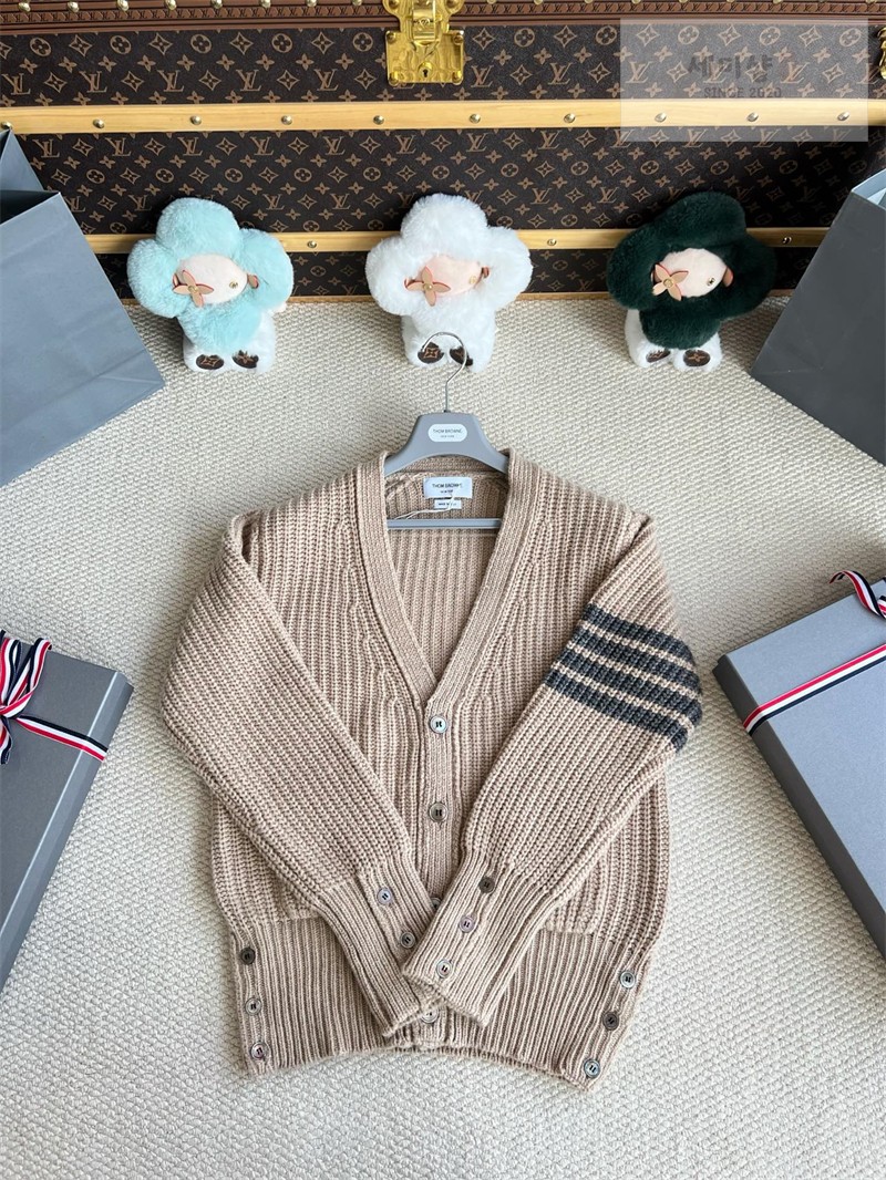 Thom Browne 톰브라운 가먼트 다이드 사선완장 케이블 가디건 네이비 의류 14번 이미지