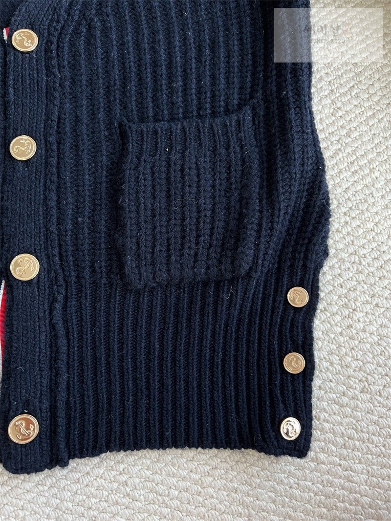 Thom Browne 톰브라운 가먼트 다이드 사선완장 케이블 가디건 네이비 의류 28번 이미지
