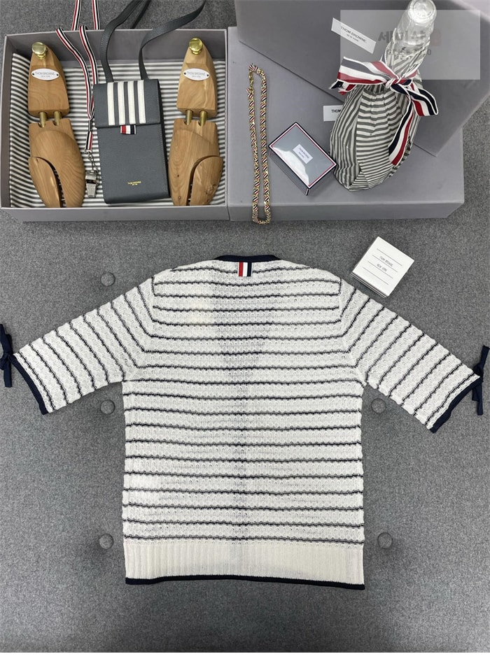 Thom Browne 톰브라운 보우 디테일 스트라이프 V넥 가디건 의류 21번 이미지