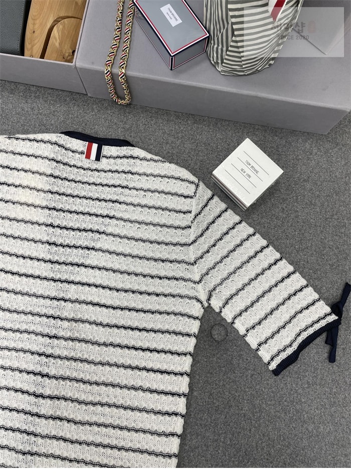 Thom Browne 톰브라운 보우 디테일 스트라이프 V넥 가디건 의류 16번 이미지