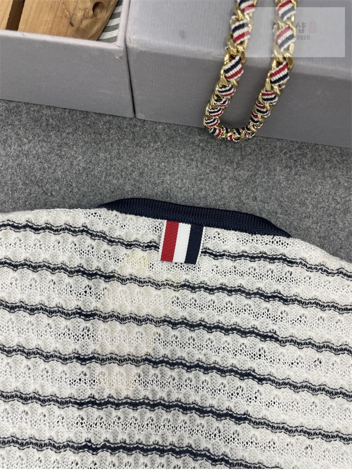 Thom Browne 톰브라운 보우 디테일 스트라이프 V넥 가디건 의류 9번 이미지