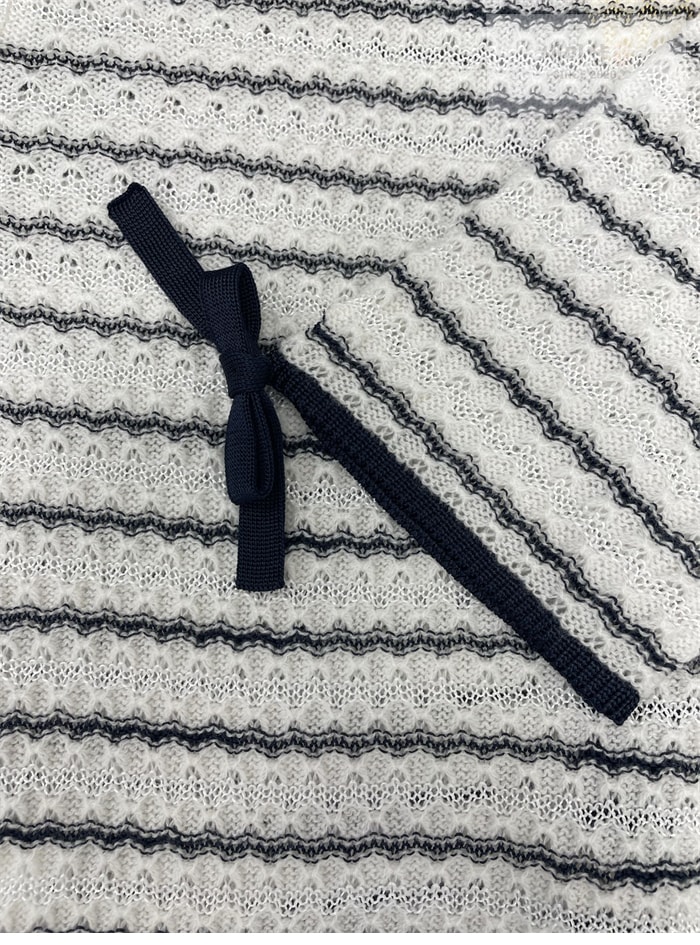 Thom Browne 톰브라운 보우 디테일 스트라이프 V넥 가디건 의류 10번 이미지