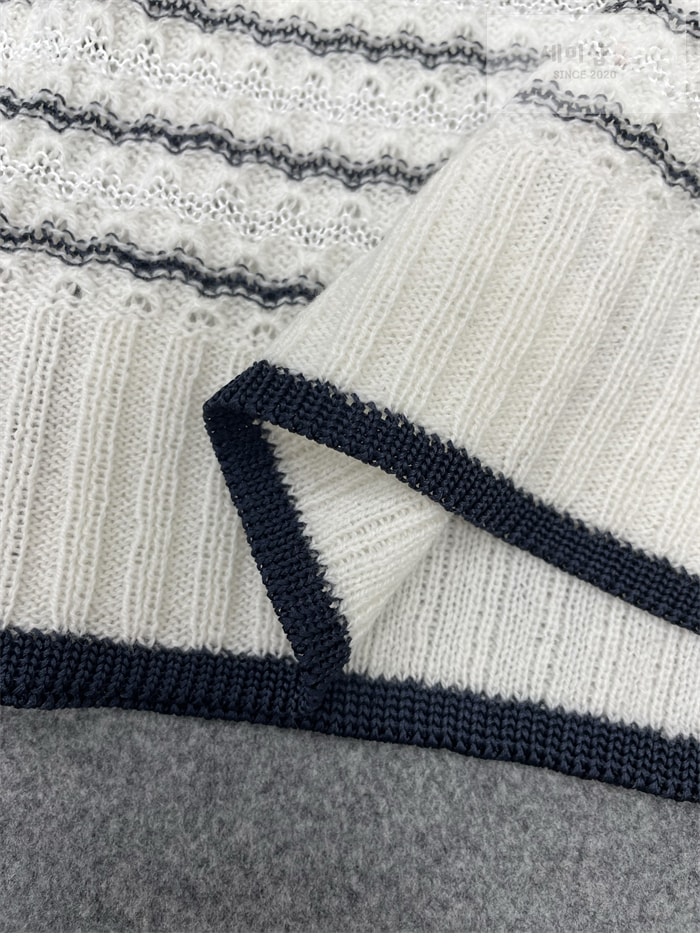 Thom Browne 톰브라운 보우 디테일 스트라이프 V넥 가디건 의류 12번 이미지