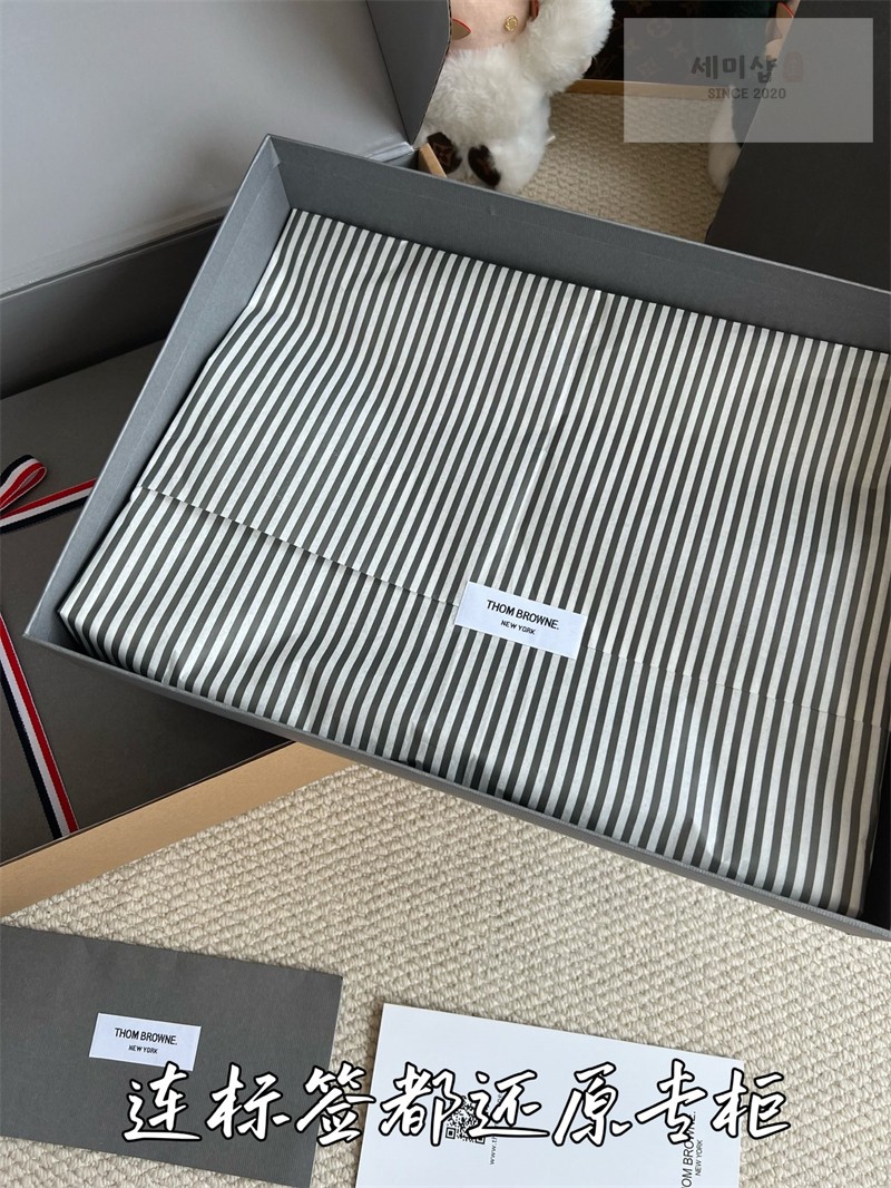Thom Browne 톰브라운 보일드 울 더플 후드 자켓 네이비 의류 37번 이미지