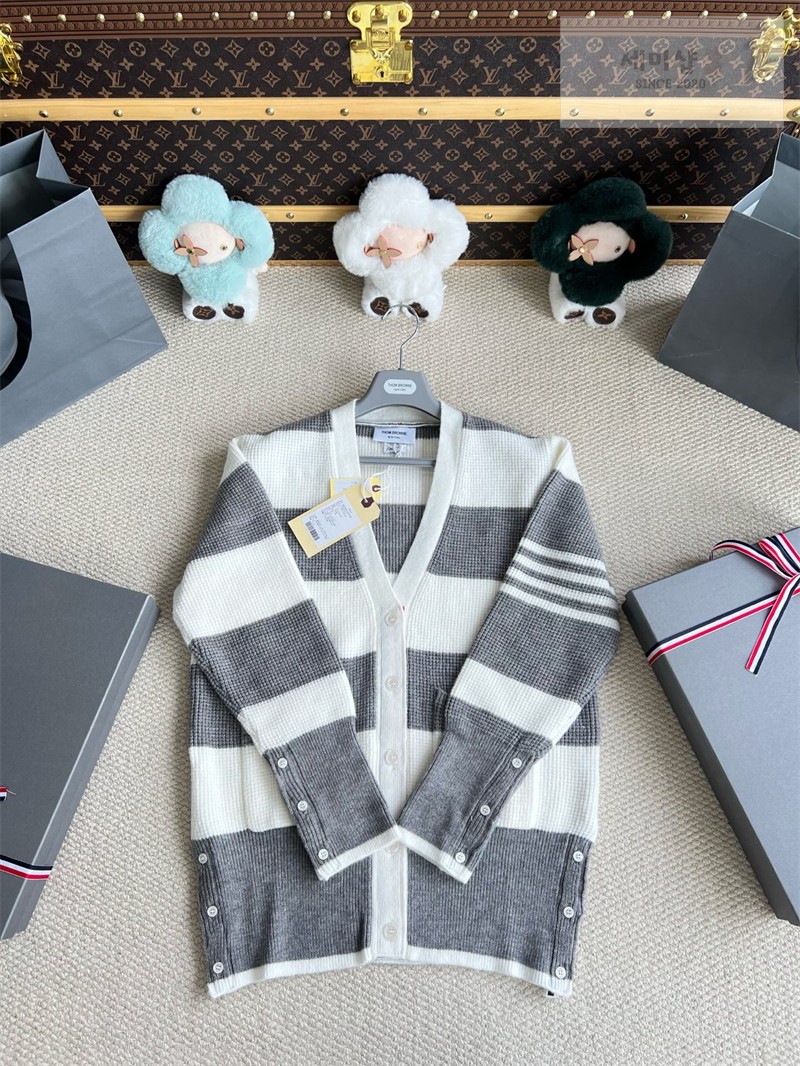 Thom Browne 톰브라운 사선완장 럭비 스트라이프 밀라노 스티치 가디건 의류 14번 이미지