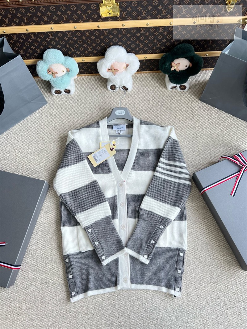 Thom Browne 톰브라운 사선완장 럭비 스트라이프 밀라노 스티치 가디건 의류 15번 이미지
