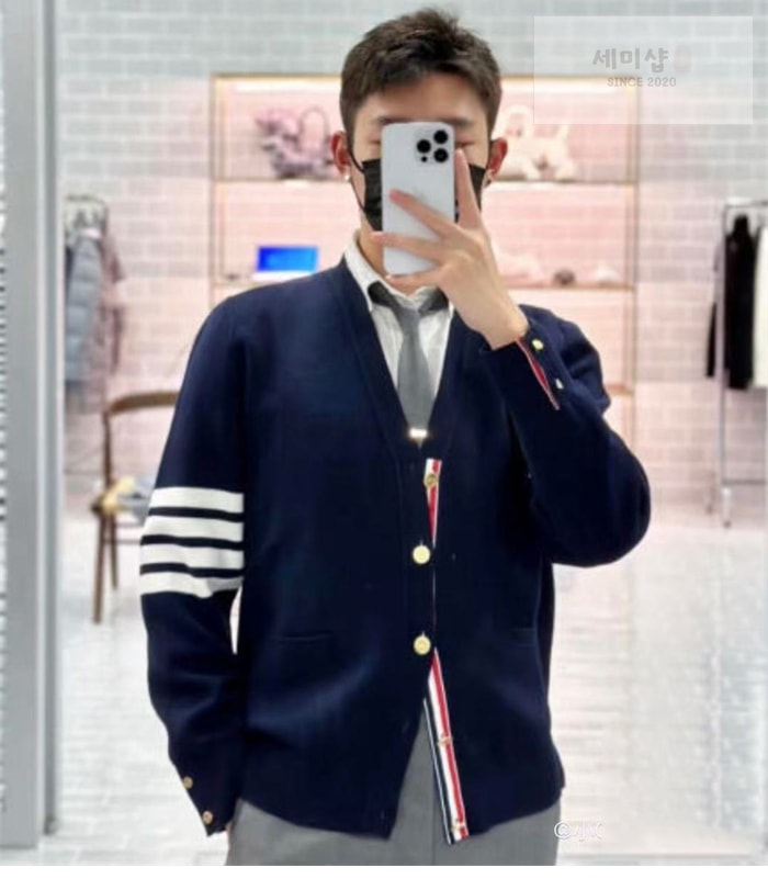 Thom Browne 톰브라운 사선완장 밀라노 스티치 코튼 크레이프 가디건 레플리카 6번 이미지 - 의류 | 세미샵 레플리카 사이트