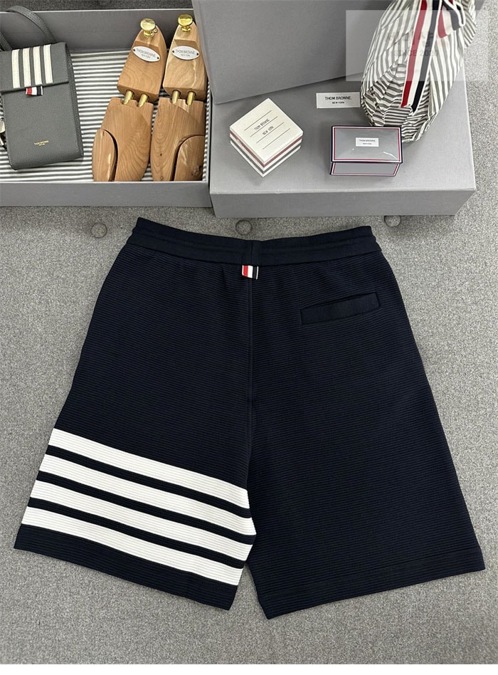 Thom Browne 톰브라운 사선완장 와플 반팔 폴로 셔츠&스웨트 반바지 네이비 의류 5번 이미지