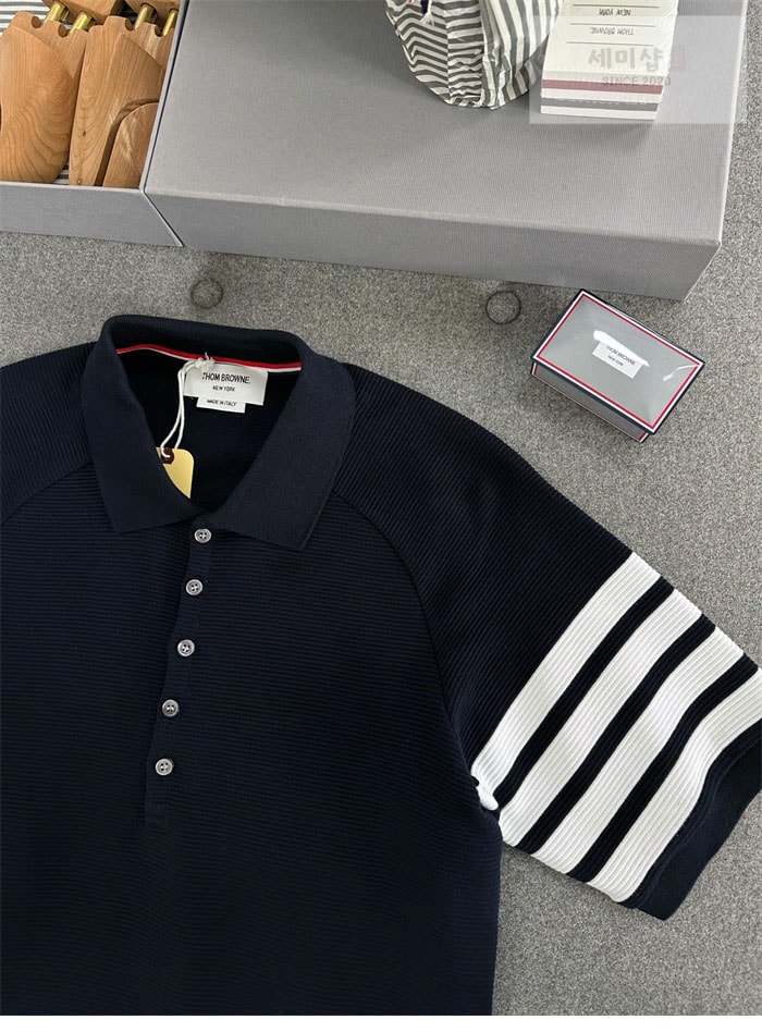 Thom Browne 톰브라운 사선완장 와플 반팔 폴로 셔츠&스웨트 반바지 네이비 의류 11번 이미지