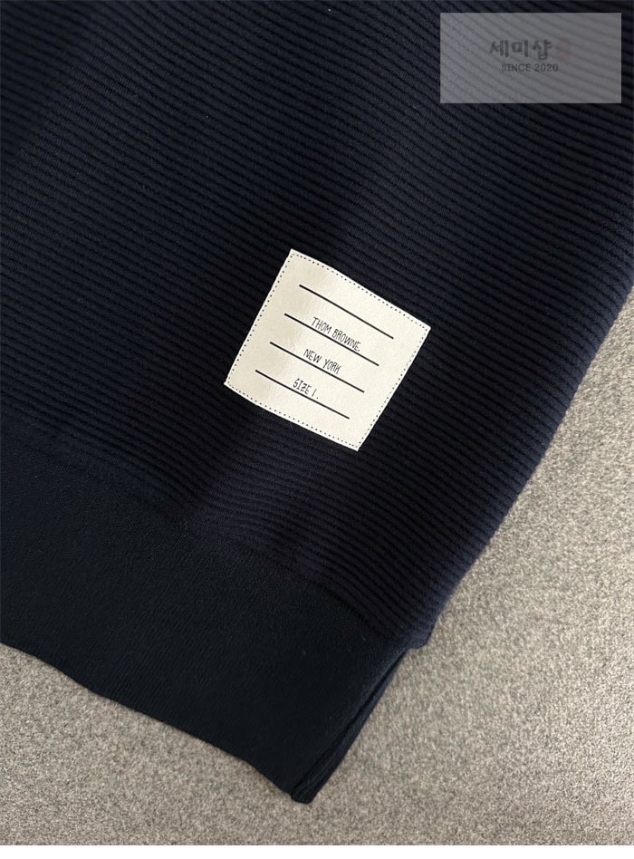 Thom Browne 톰브라운 사선완장 와플 반팔 폴로 셔츠&스웨트 반바지 네이비 의류 24번 이미지