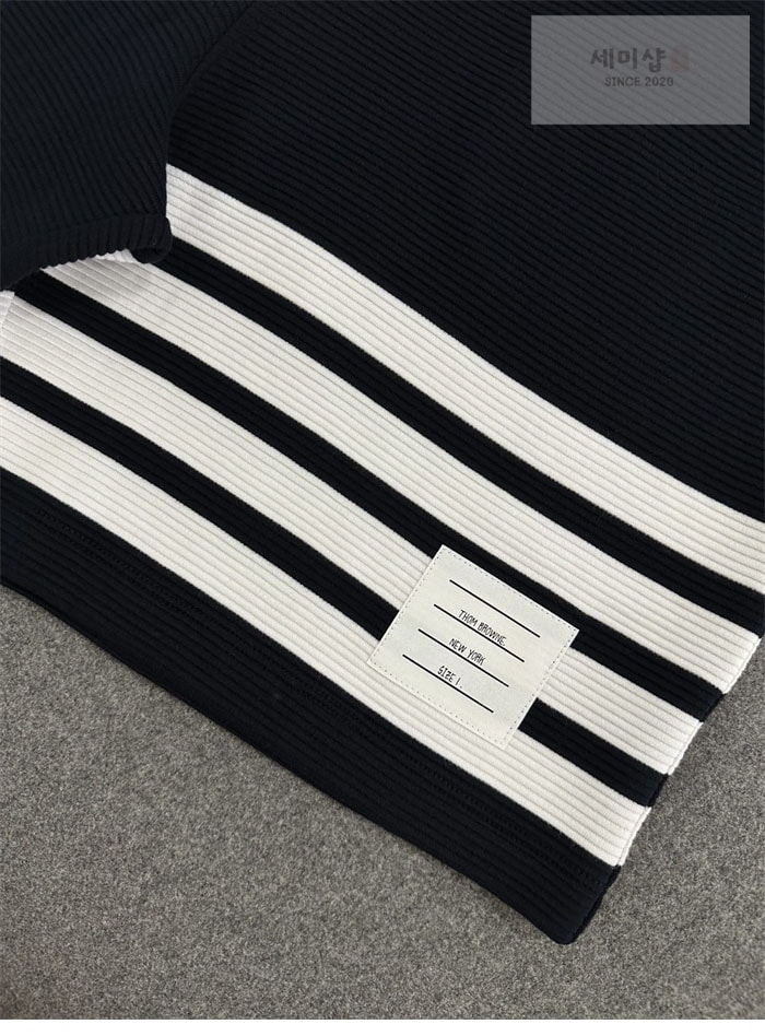 Thom Browne 톰브라운 사선완장 와플 반팔 폴로 셔츠&스웨트 반바지 네이비 의류 13번 이미지