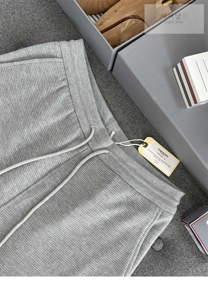 Thom Browne 톰브라운 사선완장 와플 반팔 폴로 셔츠&스웨트 반바지 네이비 의류 19번 이미지