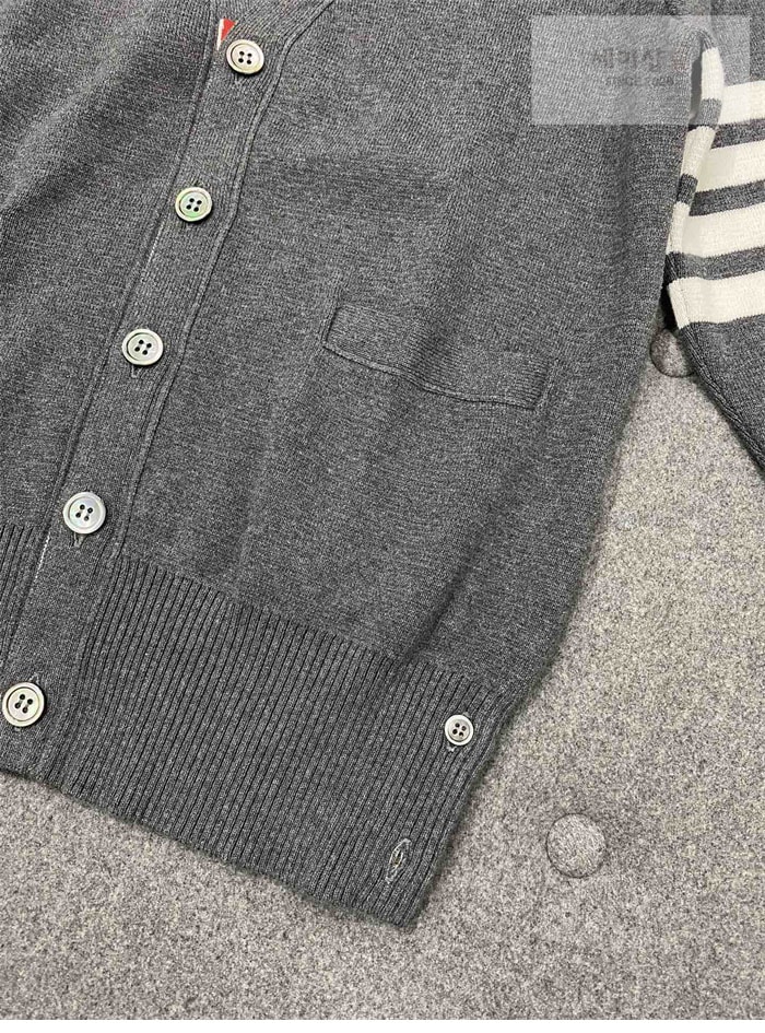 Thom Browne 톰브라운 사선완장 코튼 클래식 가디건 의류 25번 이미지