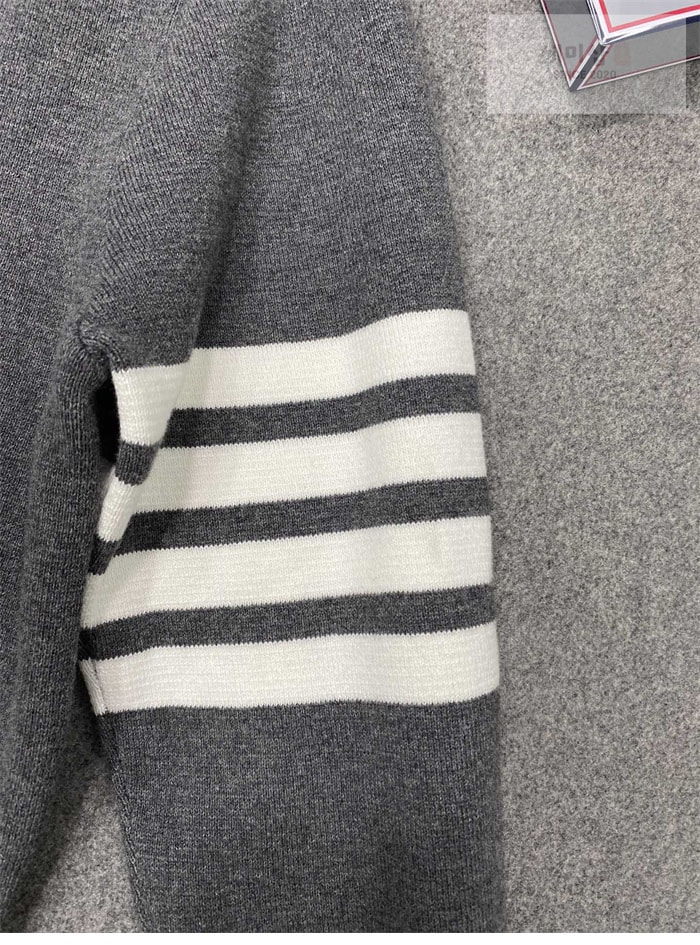 Thom Browne 톰브라운 사선완장 코튼 클래식 가디건 의류 10번 이미지
