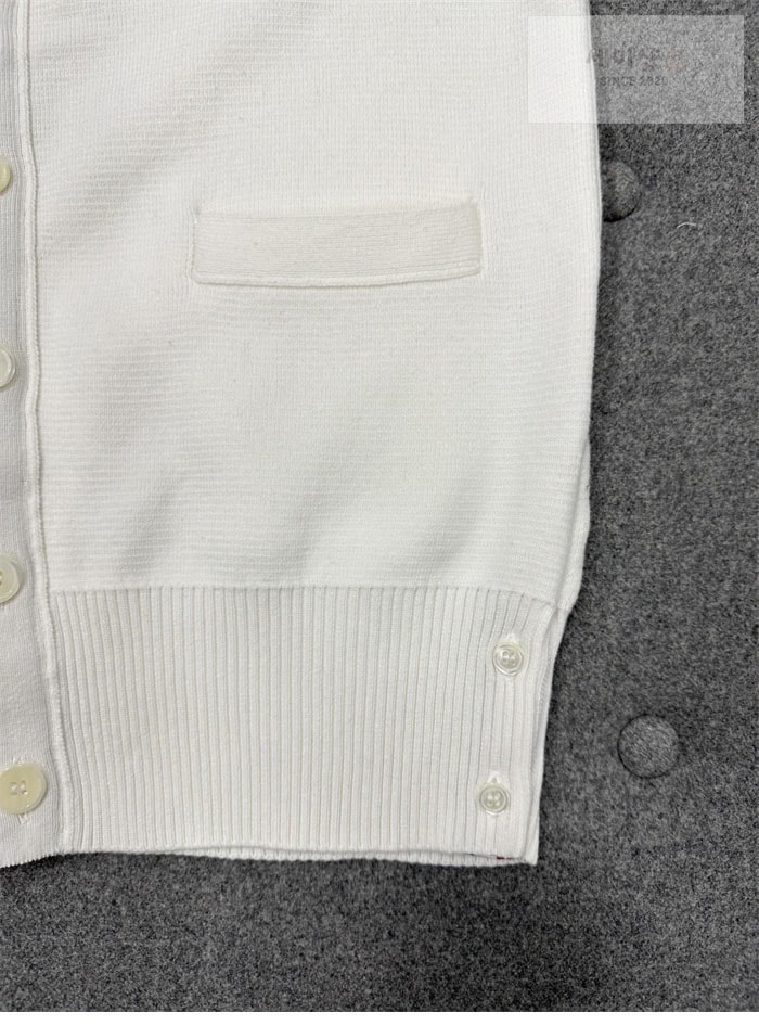Thom Browne 톰브라운 사선완장 코튼 클래식 가디건 의류 17번 이미지