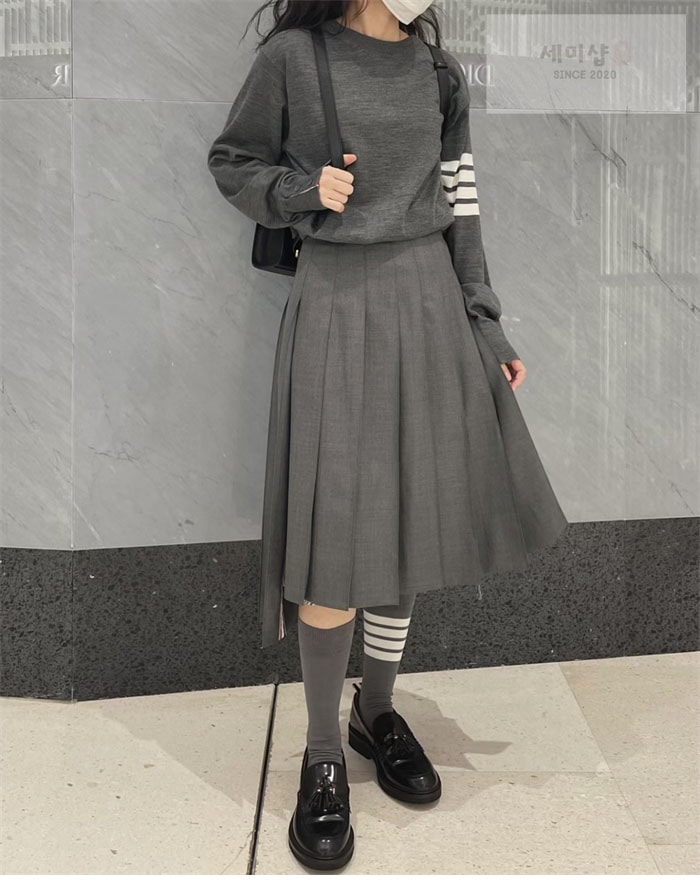 Thom Browne 톰브라운 사선완장 클래식 울 니트 스웨터 의류 26번 이미지