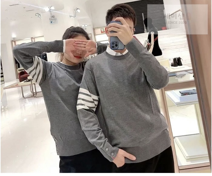Thom Browne 톰브라운 사선완장 클래식 울 니트 스웨터 의류 4번 이미지