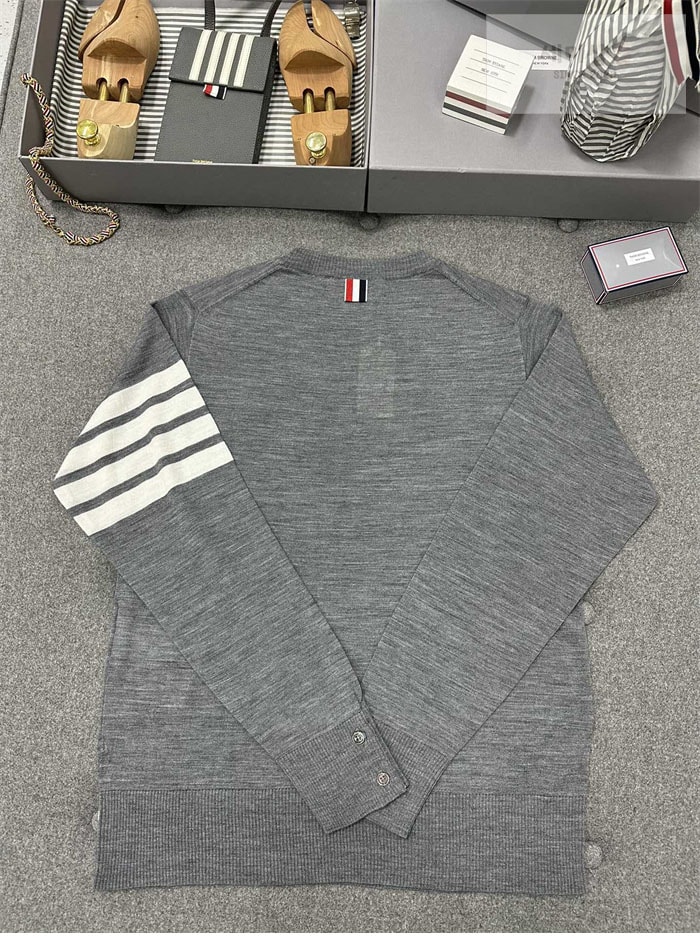 Thom Browne 톰브라운 사선완장 클래식 울 니트 스웨터 의류 6번 이미지