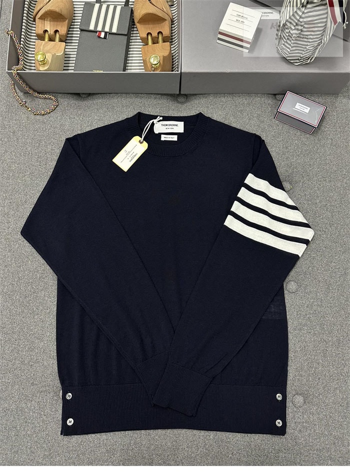 Thom Browne 톰브라운 사선완장 클래식 울 니트 스웨터 의류 25번 이미지