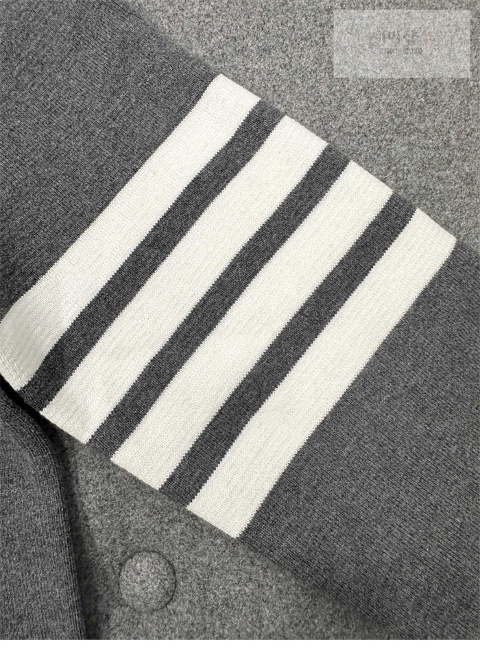 Thom Browne 톰브라운 사선완장 클래식 크루넥 맨투맨 레플리카 7번 이미지 - 의류 | 세미샵 레플리카 사이트