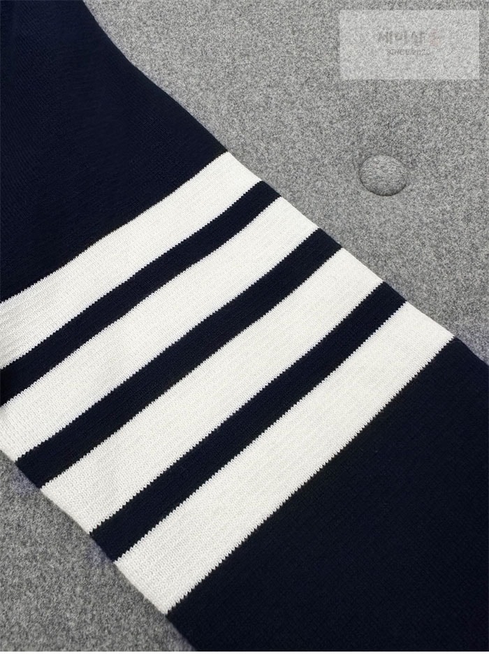 Thom Browne 톰브라운 사선완장 클래식 크루넥 맨투맨 레플리카 10번 이미지 - 의류 | 세미샵 레플리카 사이트