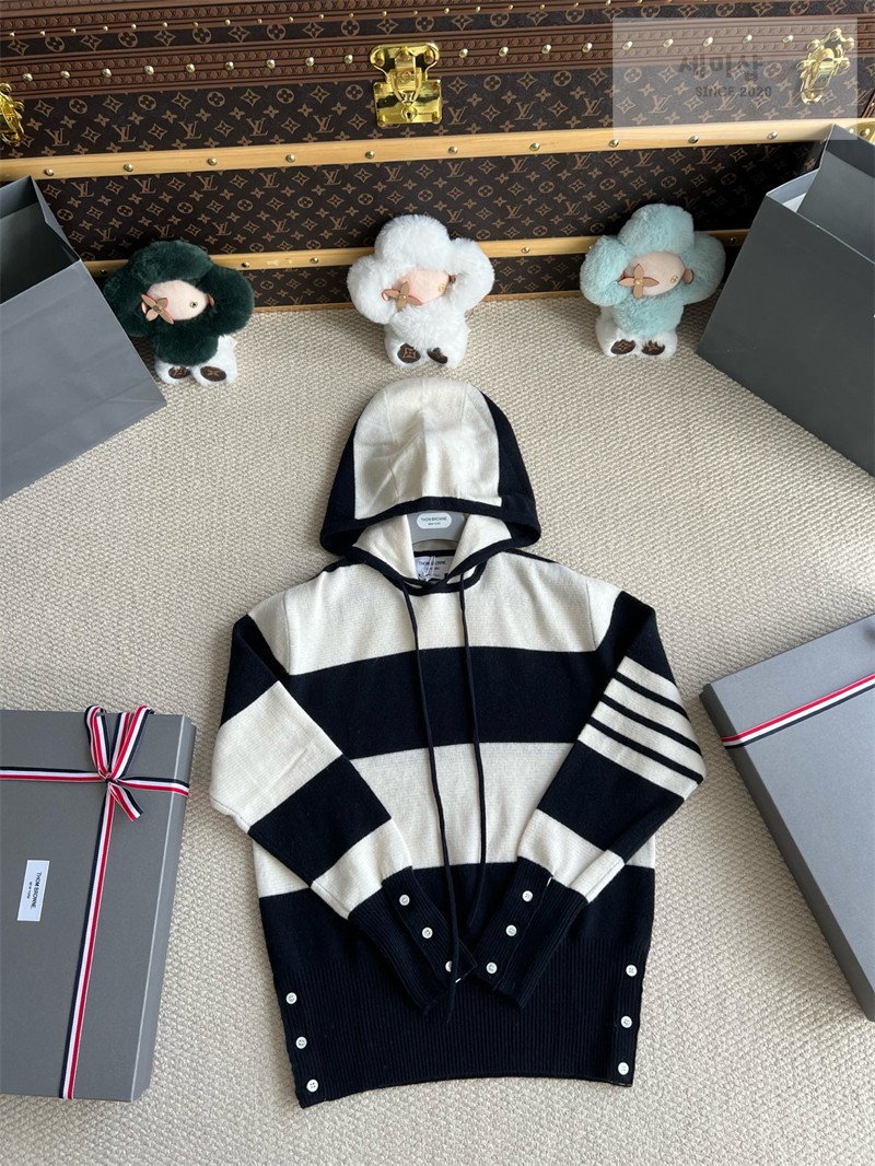 Thom Browne 톰브라운 사선완장 4-Bar 럭비 스트라이프 니트 후디 네이비 의류 37번 이미지