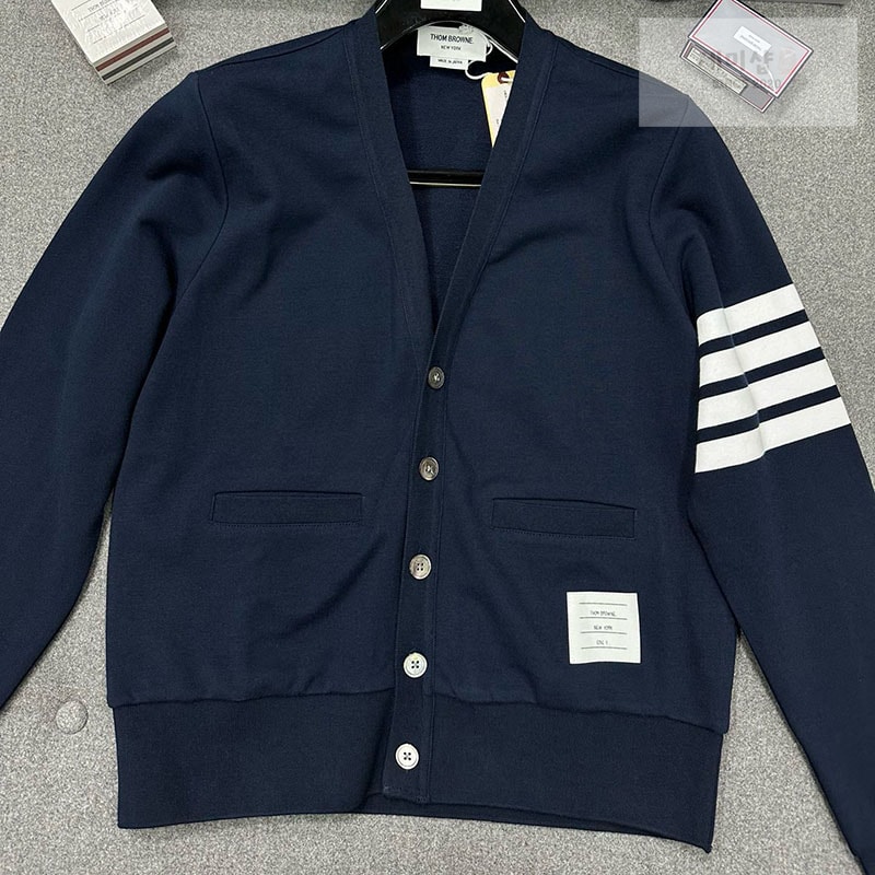 Thom Browne 톰브라운 사선완장 4-Bar 루프백 저지 v넥 가디건 의류 1번 이미지