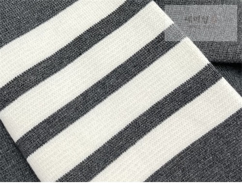 Thom Browne 톰브라운 사선완장 4-Bar 메리노 울 니트 카라 집업 의류 13번 이미지