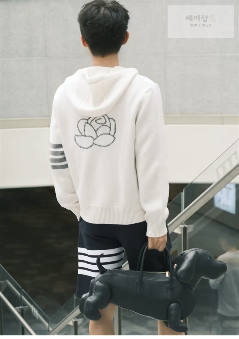 Thom Browne 톰브라운 사선완장 4-Bar 메리노 울 로즈 아이콘 가디건 화이트 의류 2번 이미지