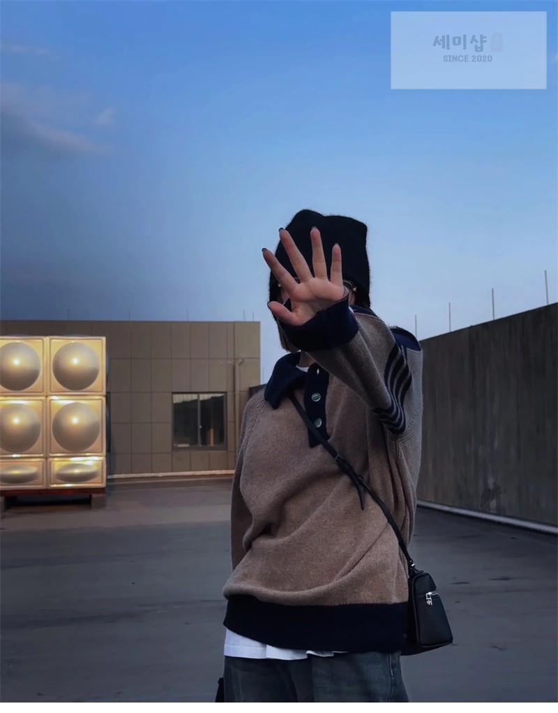 Thom Browne 톰브라운 사선완장 4-Bar 모크넥 울 스웨터 네이비 의류 3번 이미지