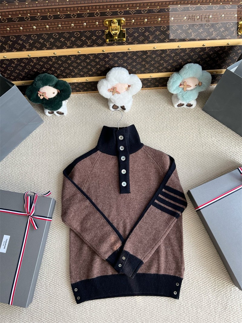 Thom Browne 톰브라운 사선완장 4-Bar 모크넥 울 스웨터 네이비 의류 16번 이미지