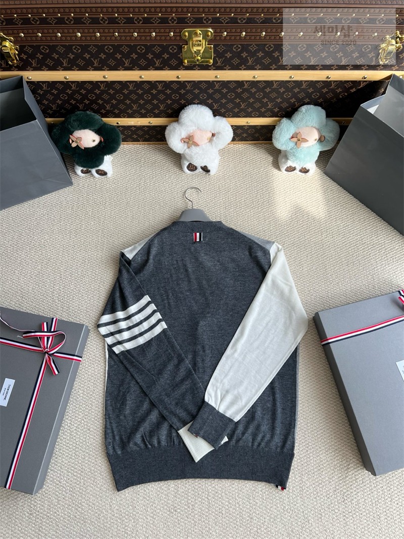 Thom Browne 톰브라운 사선완장 4-Bar 믹스 메리노 울 클래식 가디건 펀 믹스 의류 16번 이미지