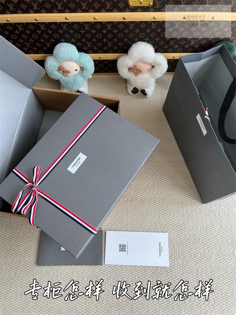 Thom Browne 톰브라운 사선완장 4-Bar 믹스 메리노 울 클래식 가디건 펀 믹스 의류 24번 이미지