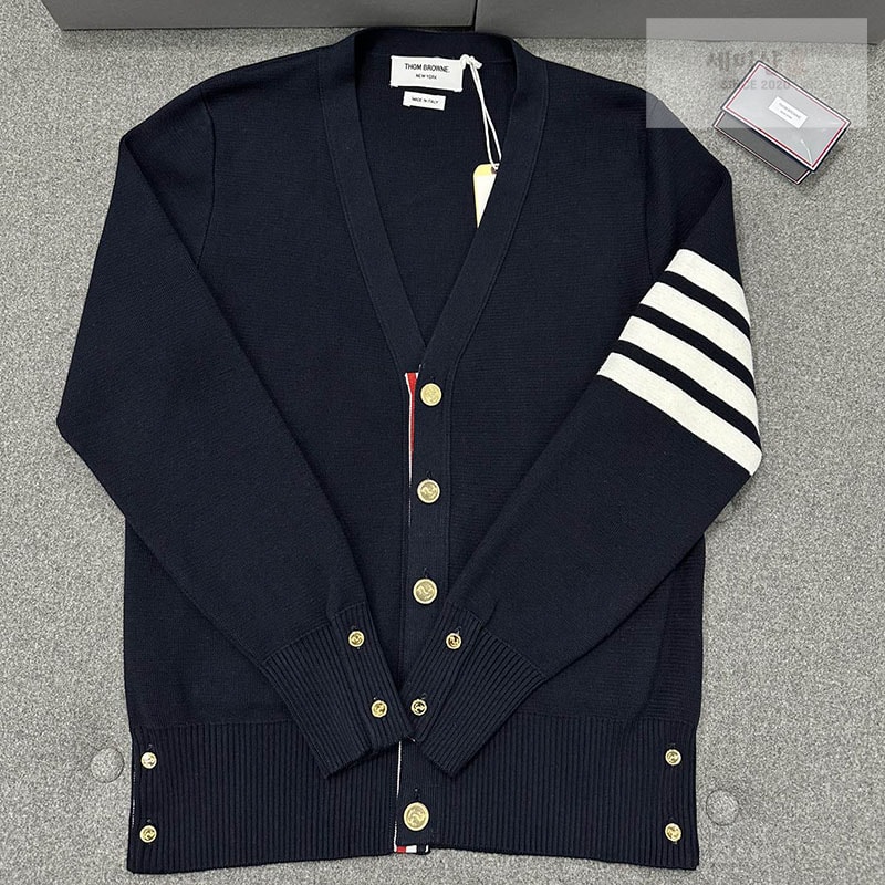 Thom Browne 톰브라운 사선완장 4-Bar 밀라노 스티치 클래식 가디건 레플리카 1번 이미지 - 의류 | 세미샵 레플리카 사이트