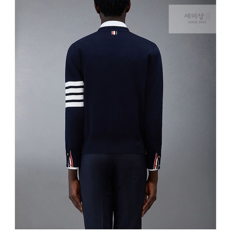 Thom Browne 톰브라운 사선완장 4-Bar 밀라노 스티치 클래식 가디건 레플리카 4번 이미지 - 의류 | 세미샵 레플리카 사이트